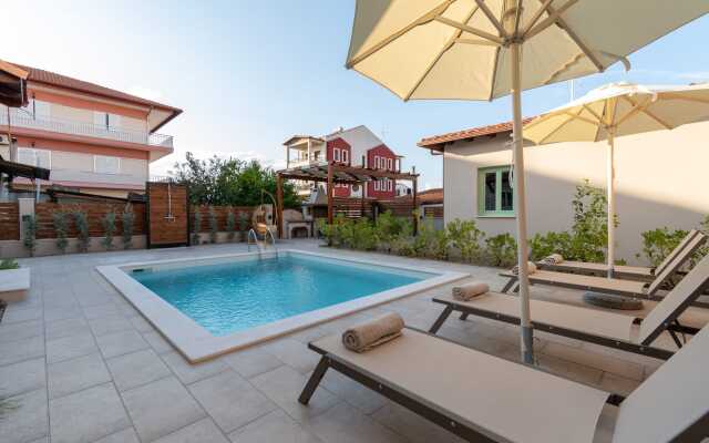 Pnoe Luxury Villa