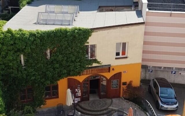 Ksenia Apartment