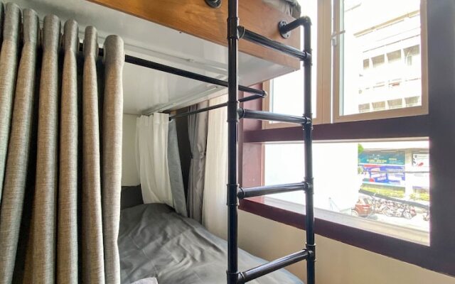 Zeus Living Central Hotel