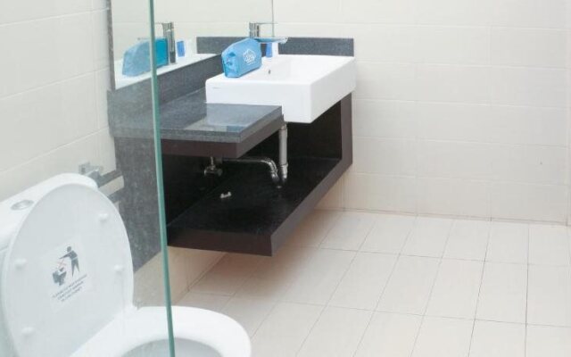 Svarna Suite Seminyak by Airy