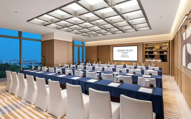 Crowne Plaza Guangzhou Window Of Canton by IHG