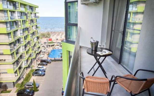 Azur Apartment 91 Alezzi Spa n Pool Beach Resort