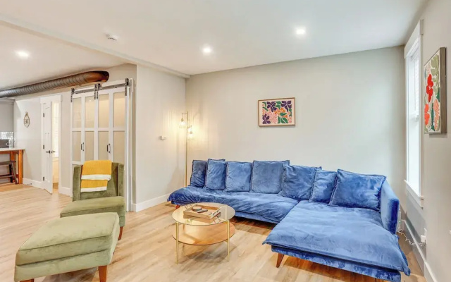 Family-friendly Townhome w/ Patio in Columbia!