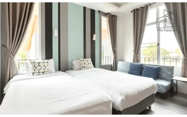 Villa Rajapruek Entire 3 villas 7 bedrooms near airport