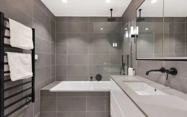 3br-sleeps8-central London-parking