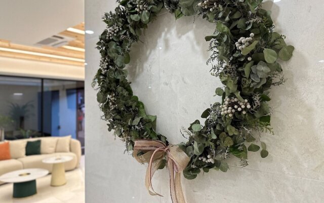 Brown Dot Hotel Ajung