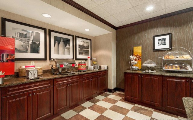 Hampton Inn Detroit/Roseville