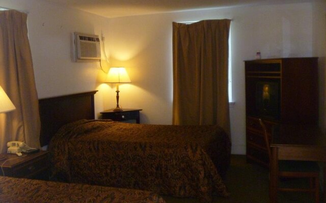 Motel 22 Mapleton Depot