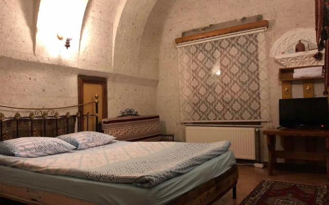 Anatolia Raymonde Cave House