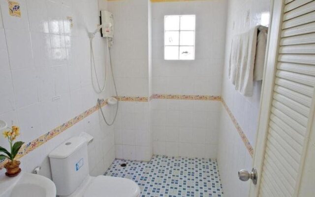 Raya Guest House
