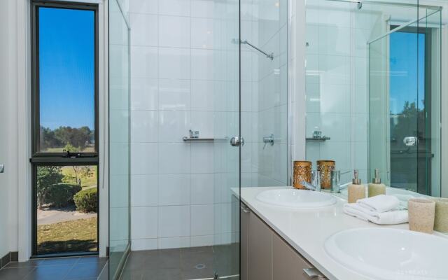 Poolside 3 Bedroom Condo