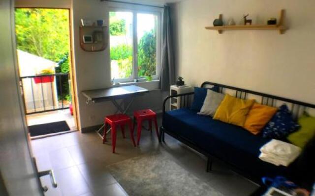 Studio Calme Proche Paris Avec Terrasse Privative Et Jacuzzi En Option