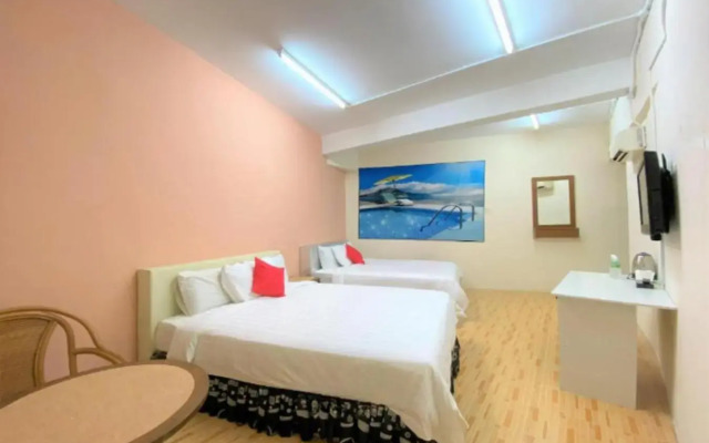 B Hotel
