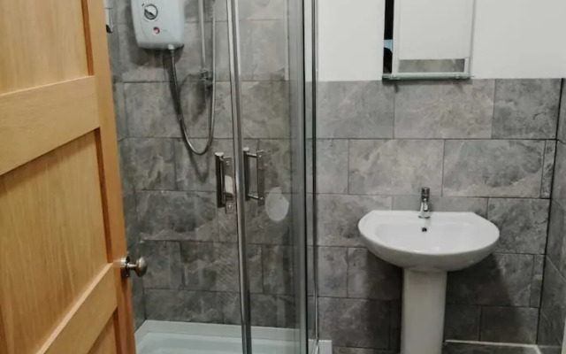 Immaculate 4-bed Apartment in Liverpool