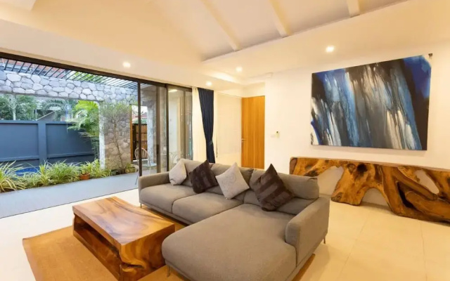 Tropical 3BR Escape Pool Style V90