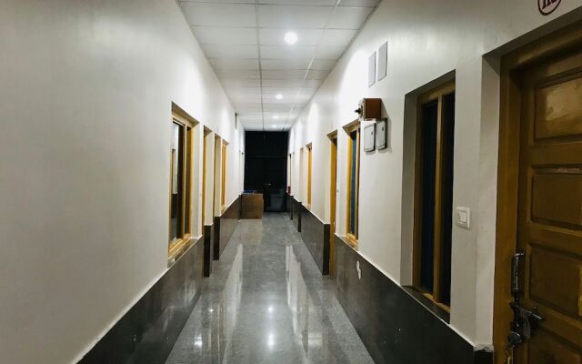 OYO 23054 Vishal Residency Barkot