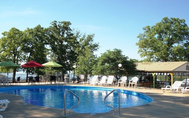 Ramada by Wyndham Branson Yacht Club