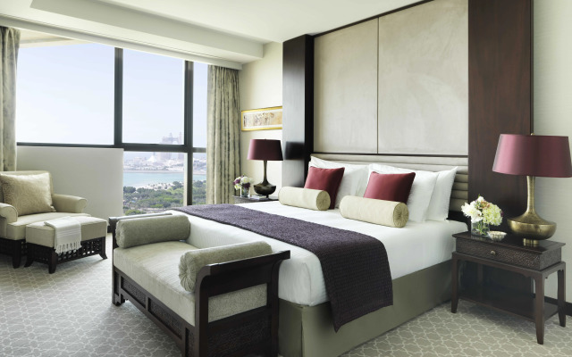 Bab Al Qasr Hotel