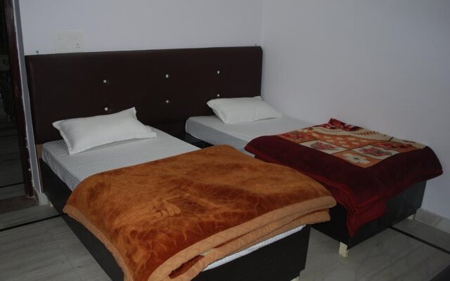 Taj Mahal Home Stay