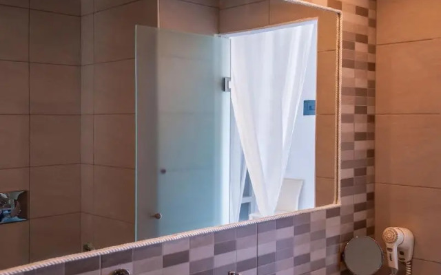 Niki Savvas Studio & Suites