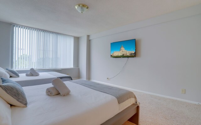 Awesome 2 BR Condo Crystal City