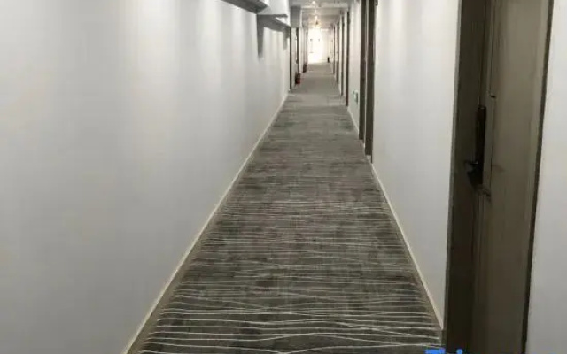 Yujian Light Luxury Hotel (Nantong University)