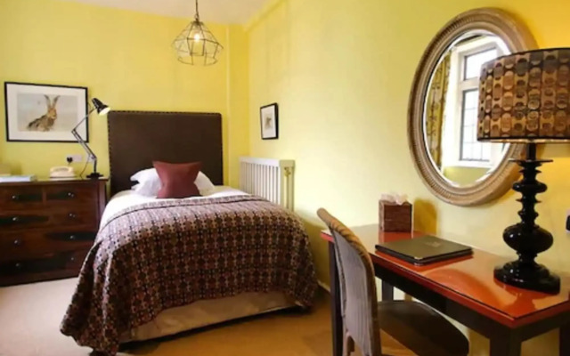 Hare And Hounds Hotel