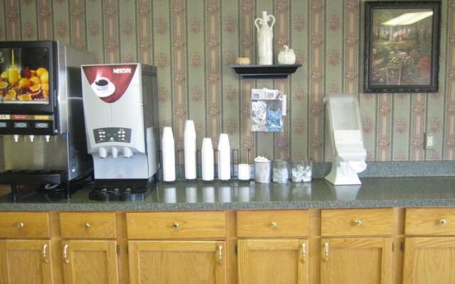 Super 8 Henrietta/Rochester Area