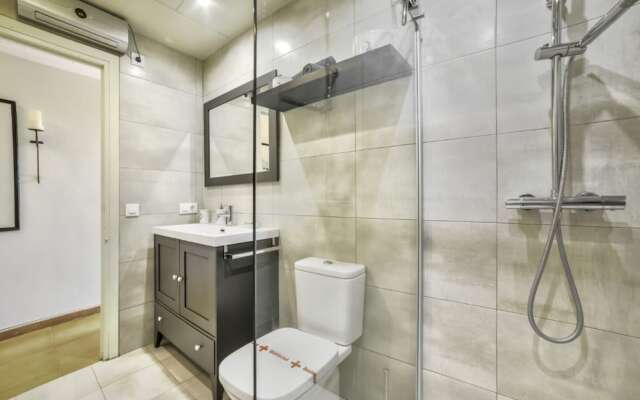 Apartment - 2 Bedrooms with Pool and Sea views - 104993
