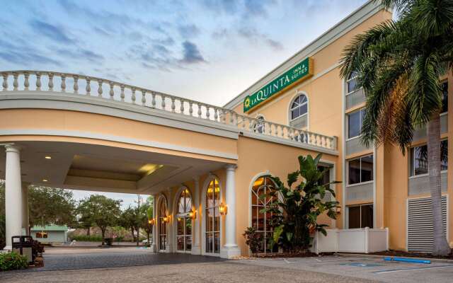 La Quinta Inn & Suites by Wyndham Sarasota Downtown