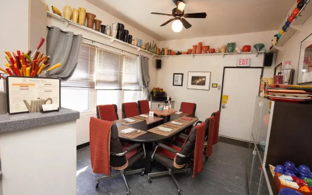 Ray's Bucktown B&B