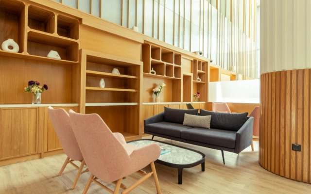 West Walk Retaj Hotel
