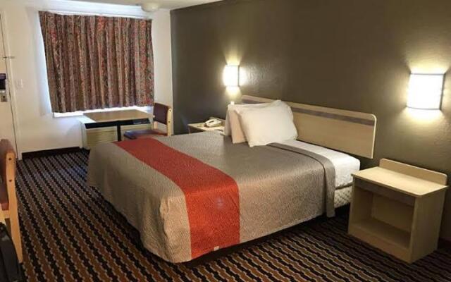 Motel 6 Cincinnati North