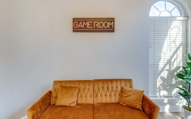 Private Patio & Game Room: Home in Richardson!