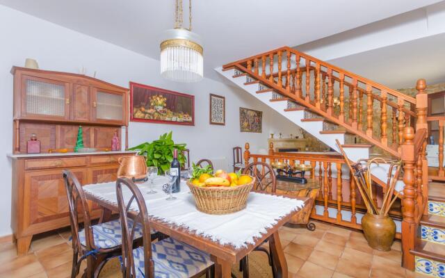 ES PUJOLS - Chalet with terrace in Campanet. Free WiFi