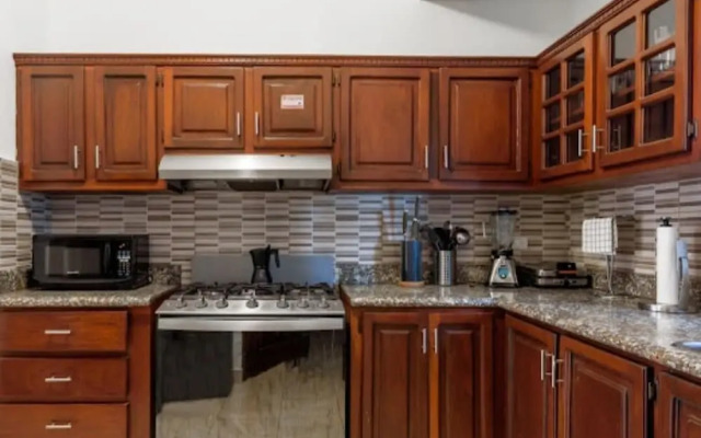 Apartment in Piantini Sleeps 12