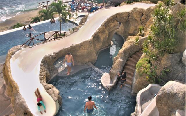 Villas del Palmar Manzanillo with Beach Club