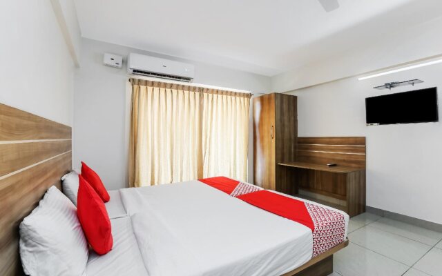 The Red Lotus Premium By OYO Rooms