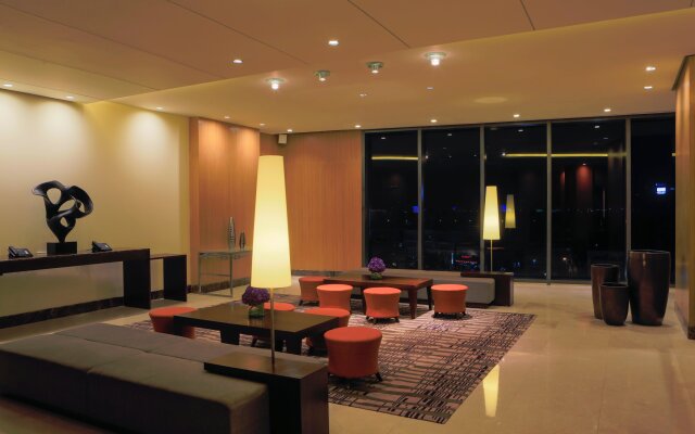 Holiday Inn & Suites Makati, an IHG Hotel