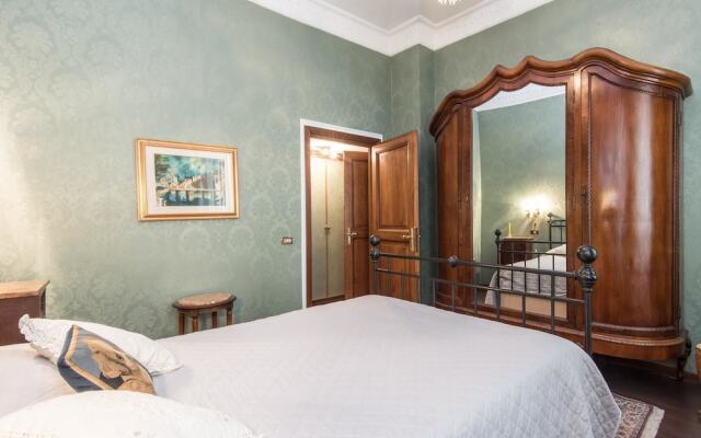 RSH Spanish Steps Luxury Apartment