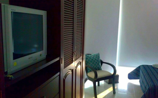 Torres del Lago Apartments