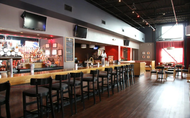 Delta Hotels by Marriott Milwaukee Northwest