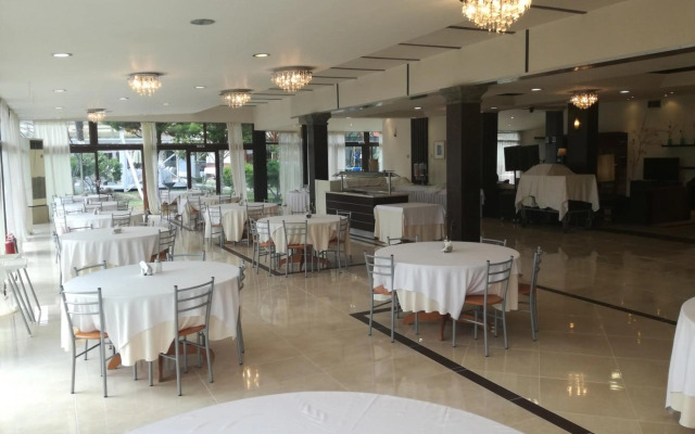 Four Seasons Hotel