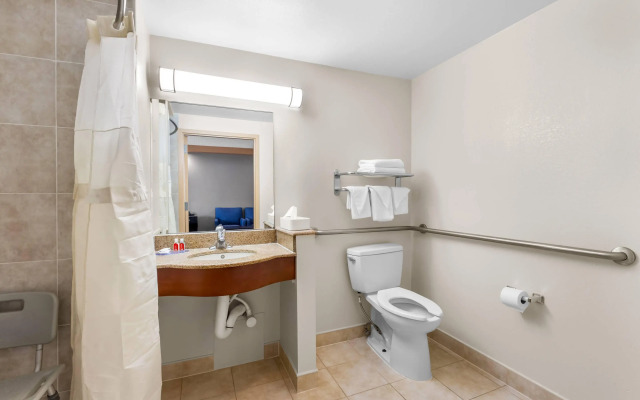 Econo Lodge Woodbridge