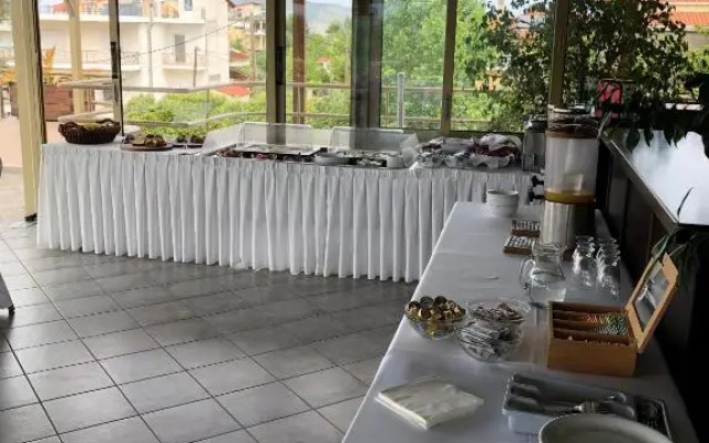 Selefkos Palace