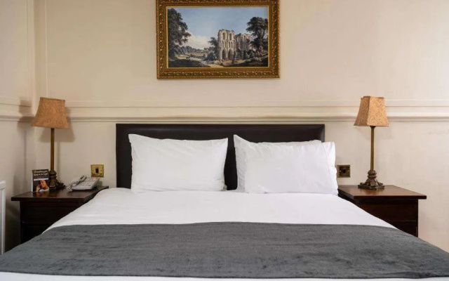 Antelope Hotel by Greene King Inns