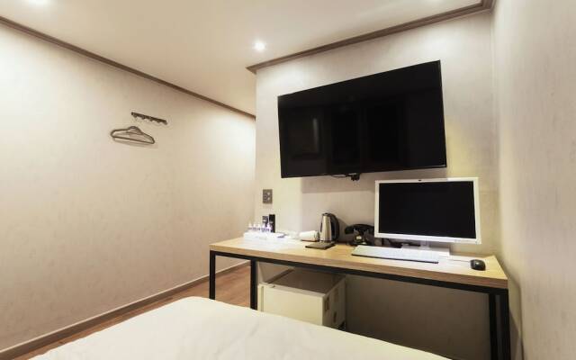 Hub Hotel