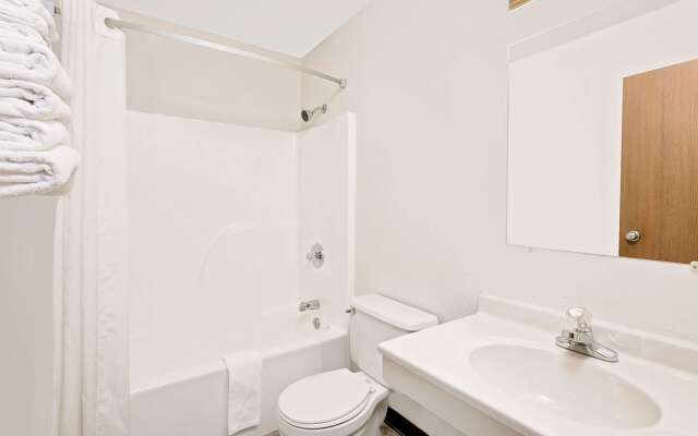 Super 8 by Wyndham Keokuk