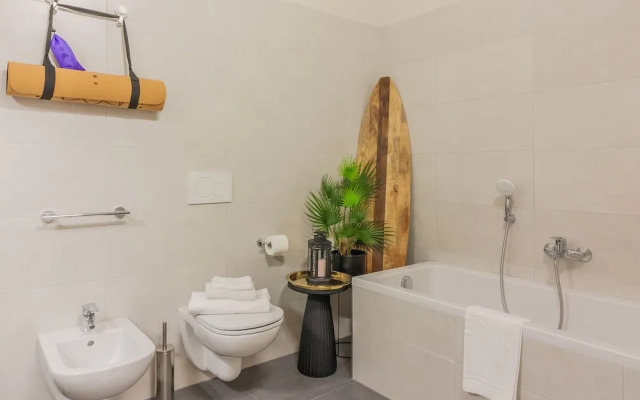 A Night At the Museum - Lake Como