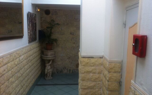 Hipotel Paris Montmartre